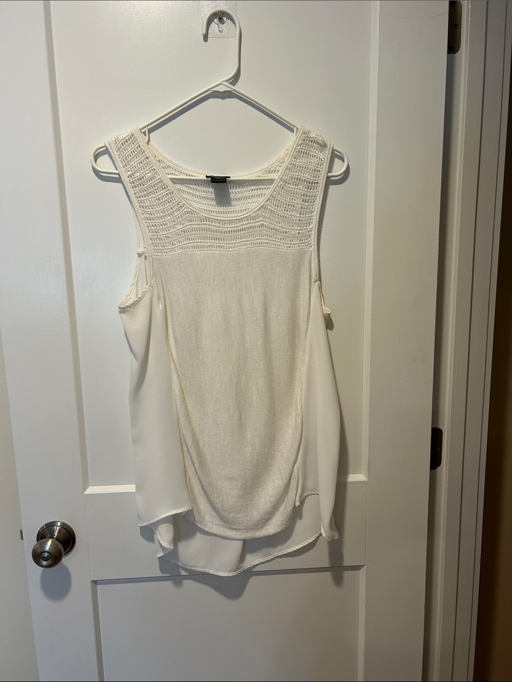Ann Taylor Cream Crochet Yoke Sleeveless Camisole